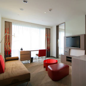 诺富特华航桃园机场饭店行政套房图片