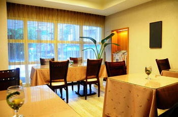 台北东姿商务旅店