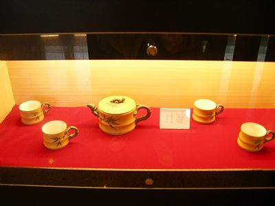 三墩石茶壶博物馆-整套的竹段壶.