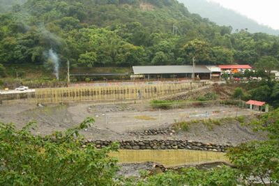 不老温泉-温泉飘邈山林间